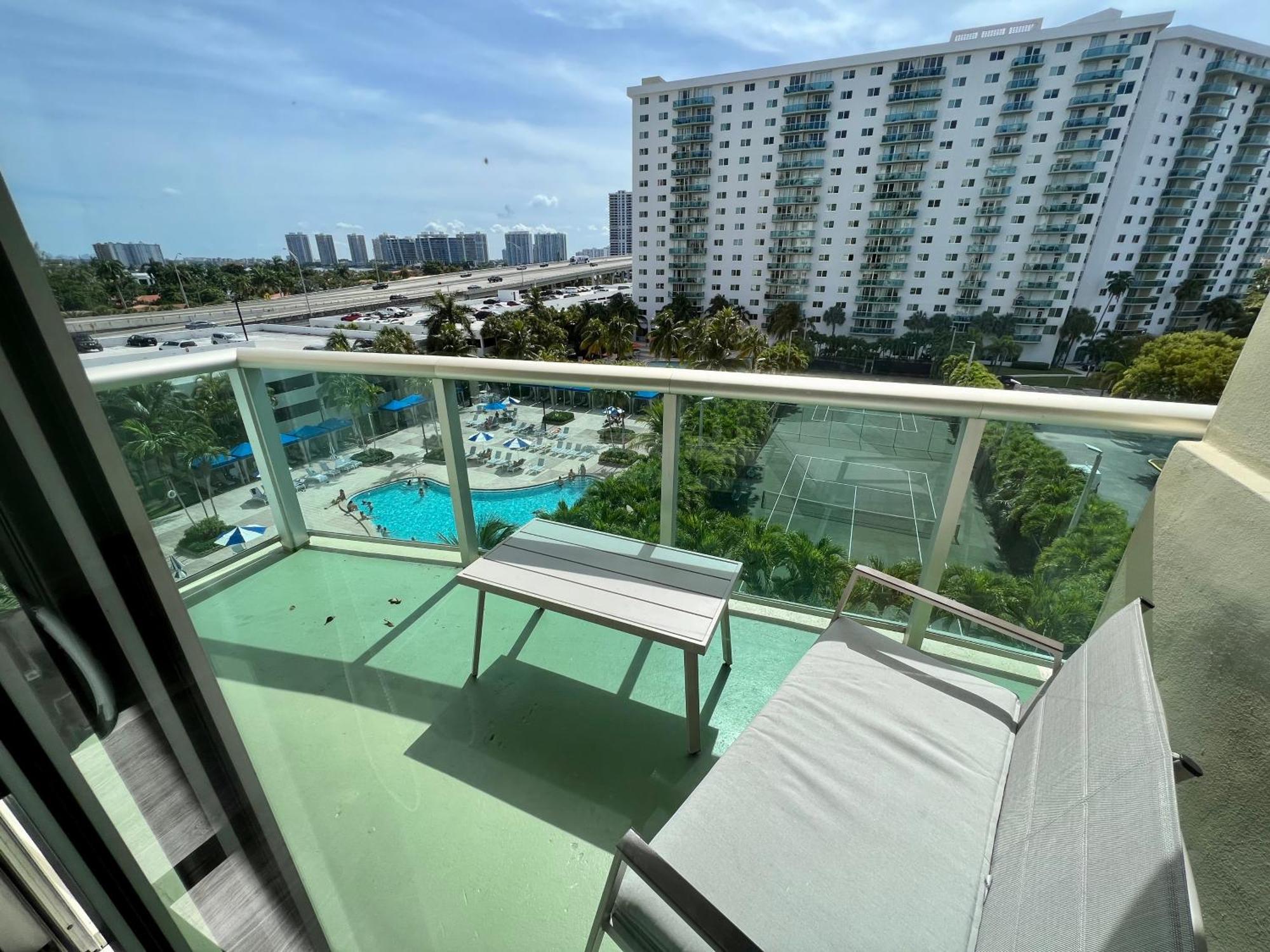 Ocean Reserve Condo By Flatsaway Miami Beach Room photo